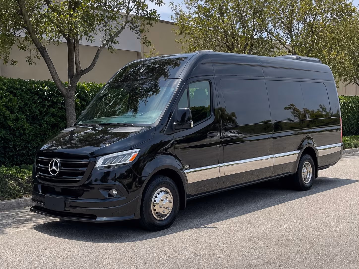 20 passenger sprinter van