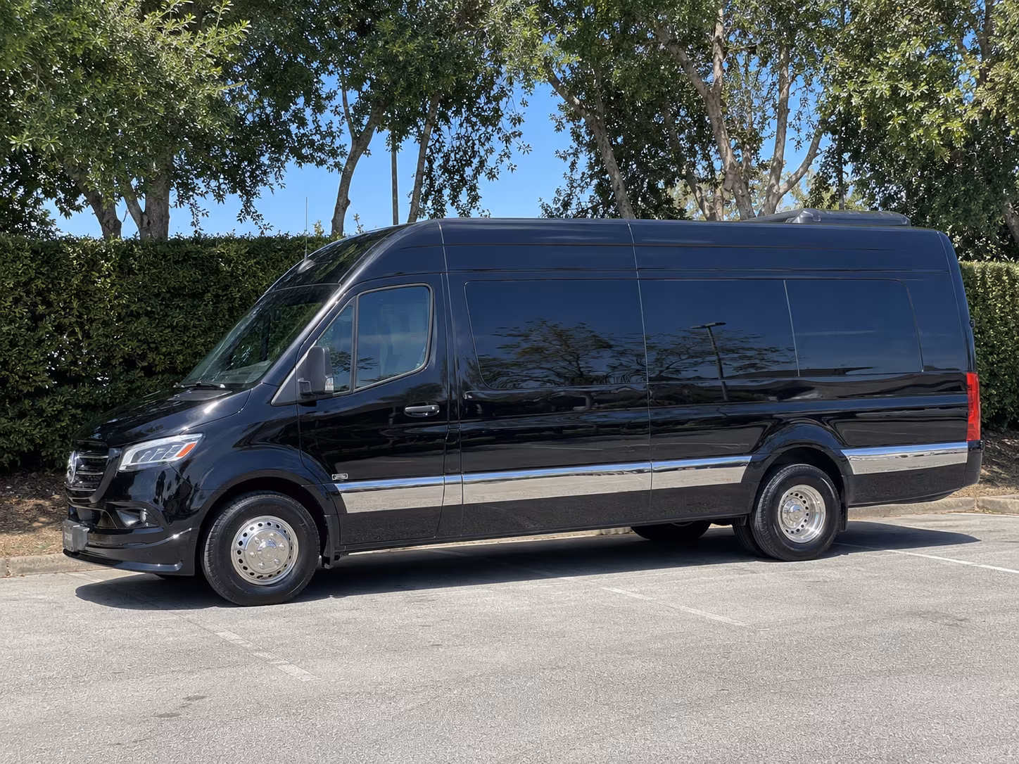 find the perfect transportation for your next airport transfer 1